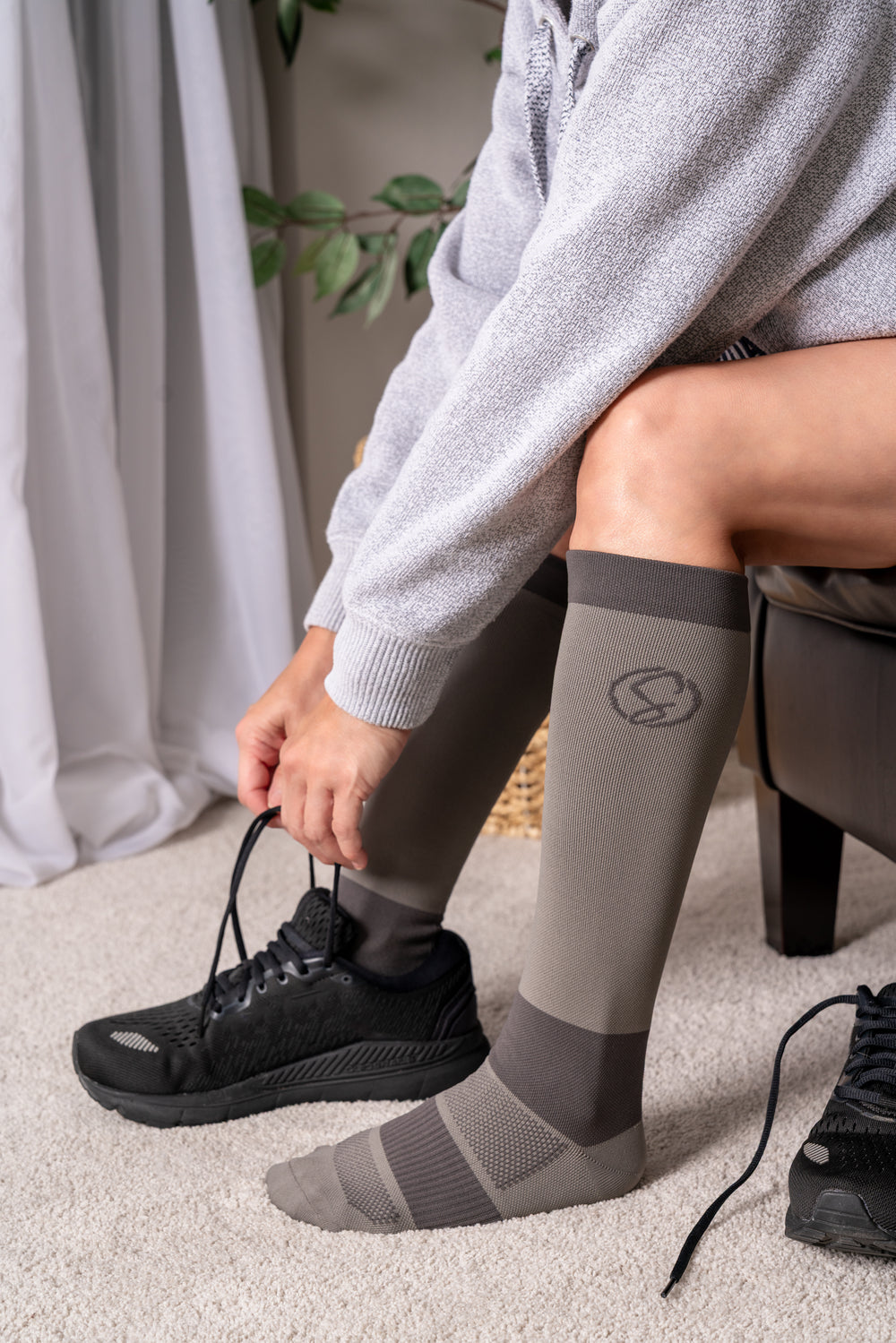 Knee High Compression Socks for Men & Women – Circulation Support, Athletic & Travel, Running, Gray