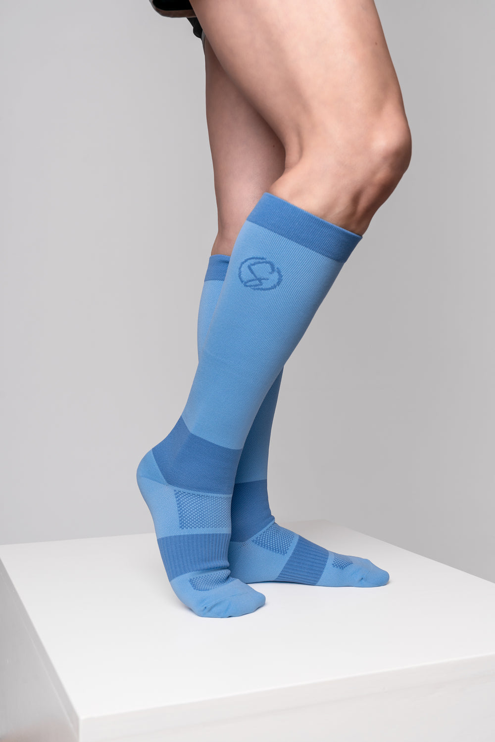 Knee High Compression Socks for Men & Women – Circulation Support, Athletic & Travel, Blue